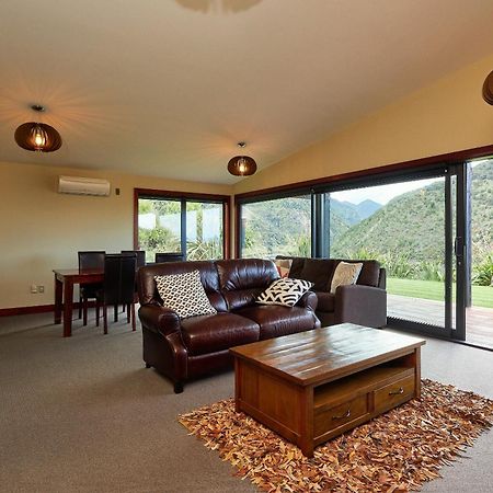 Glencree Luxury Chalets Kaikoura Bagian luar foto